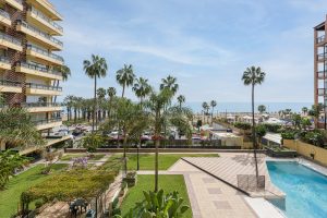 Apartamento en la Carihuela con parking